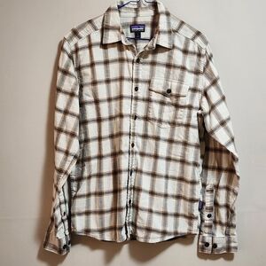 Patagonia button up long sleeves plaid flannel shirt size small